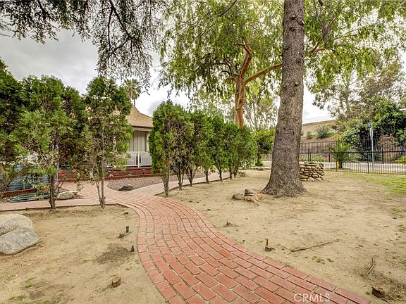 3rd image of 15556 Valerio St