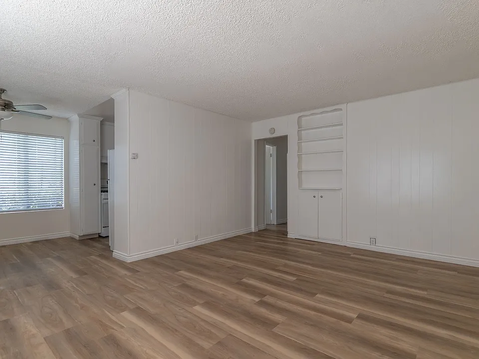 4545 Edgeware Rd #1-7