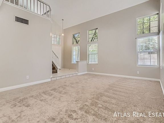 4th image of 317 Windmere St