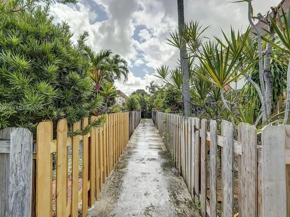 1520 NE 151st St APT 103, Miami, FL 33162