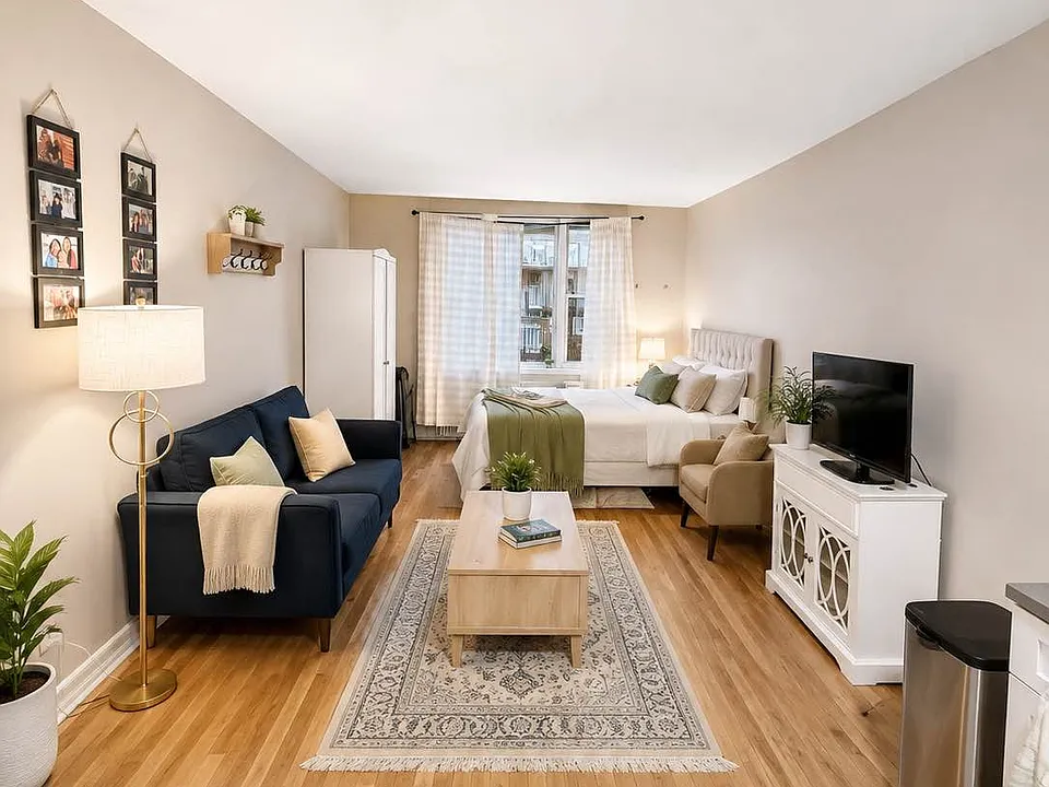311 E 75th St #5G