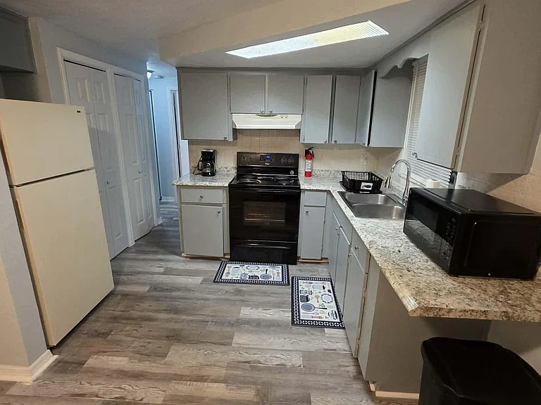 San Carlos Dr — Photo 10