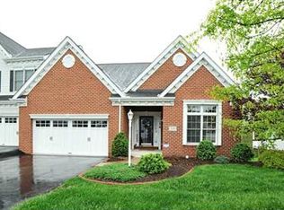 114 Foxchase Dr, Canonsburg, PA 15317