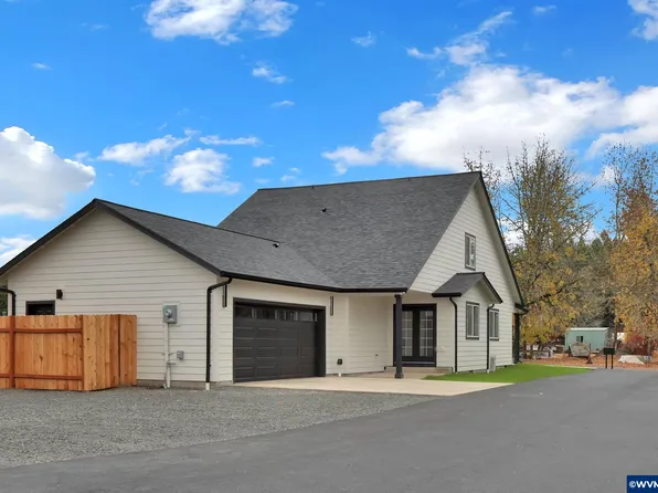 1090 38th Ave, Sweet Home, OR 97386