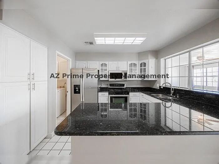 1634 W Sack Dr — Photo 11