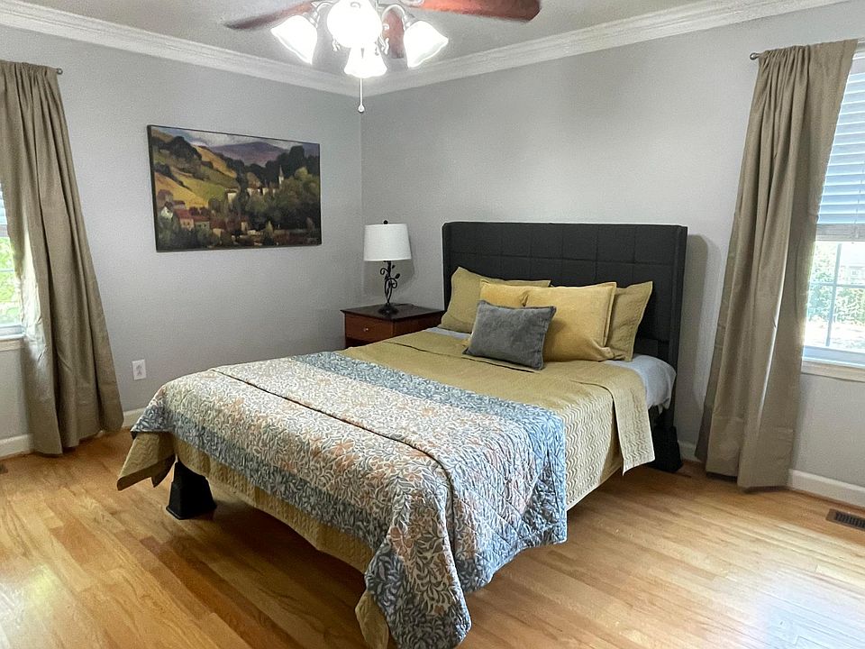 2nd image of 2809 Dartmouth Dr #6