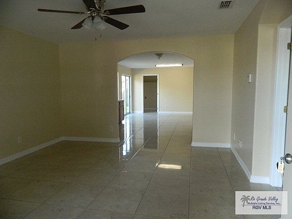 3rd image of 6028 Maravillas River St