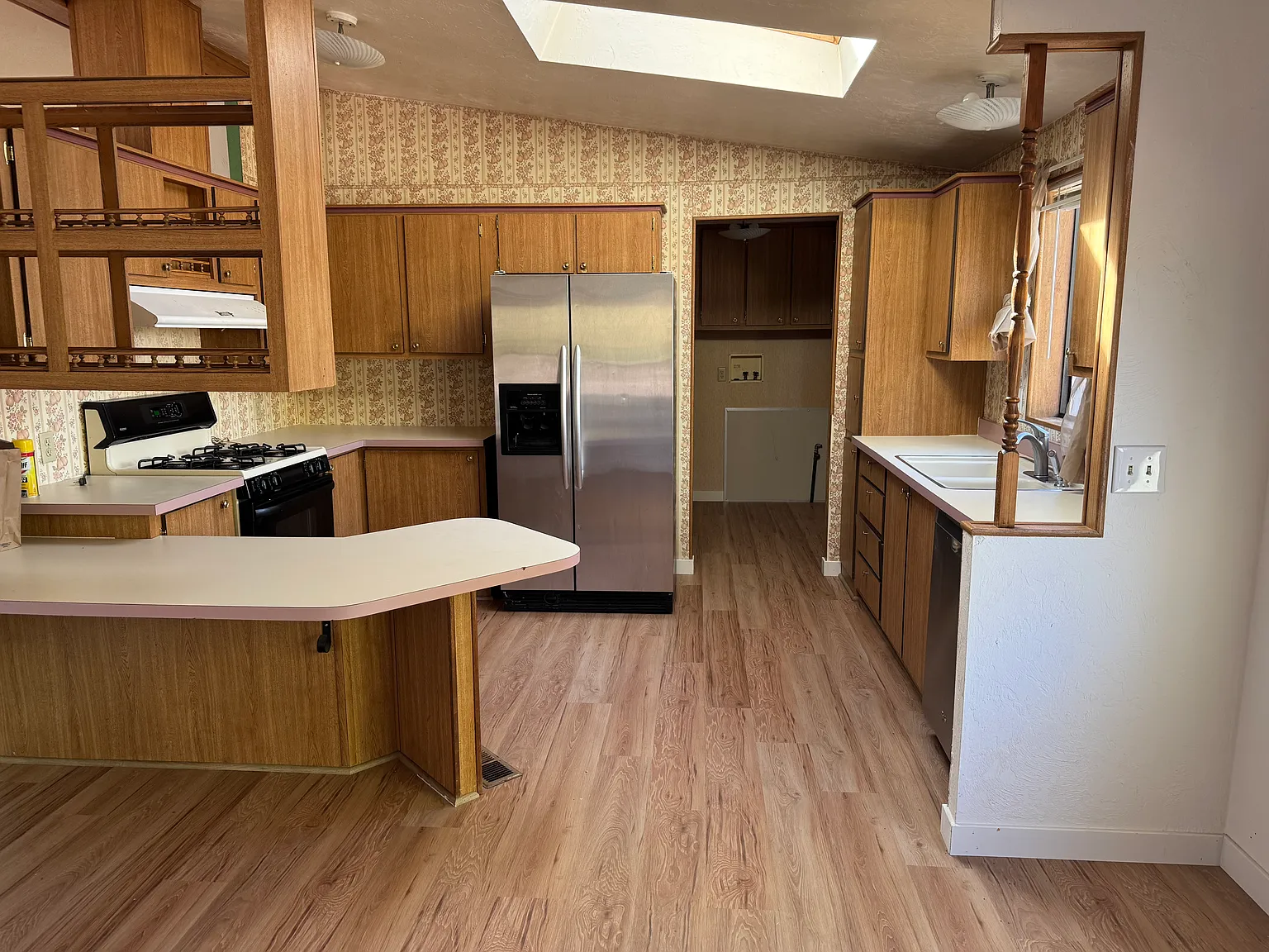 3 bed, 1296 sqft, $2,200 — Photo 3