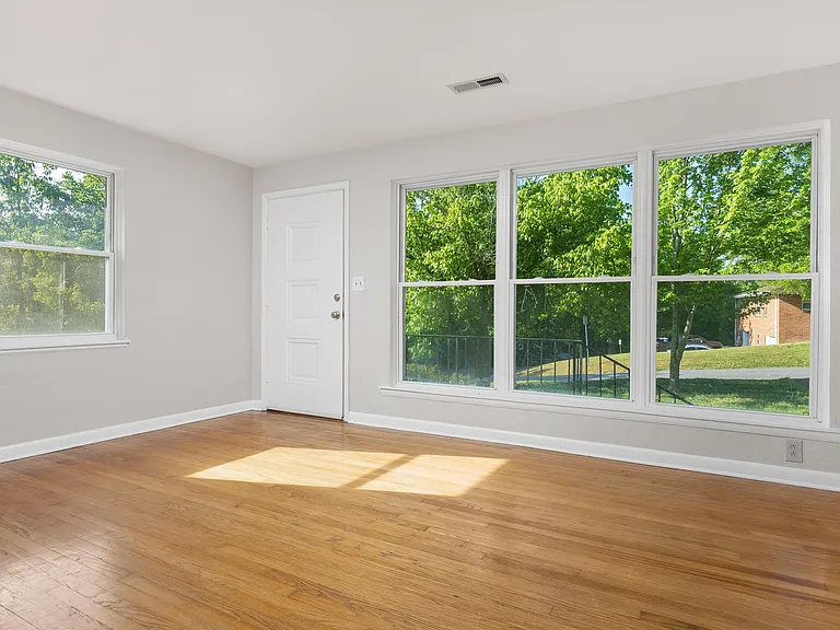 301 Wygoda Cir — Photo 16
