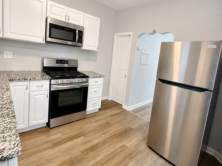 5024 Parrish St — Photo 7