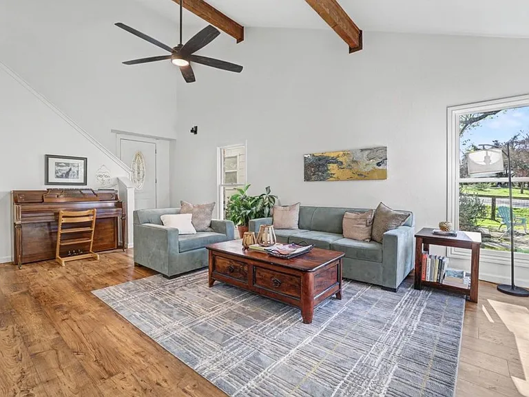 8207 Espanola Trl — Photo 6