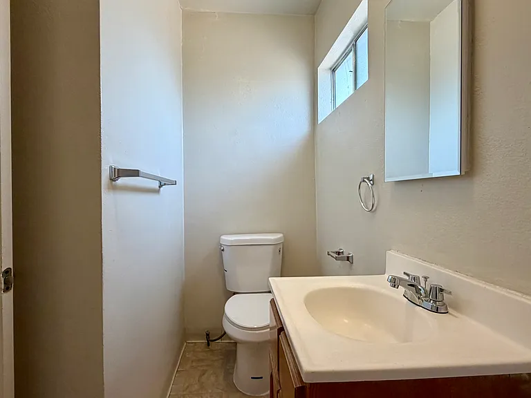 2522 Lancaster Ave #1/2 — Photo 9