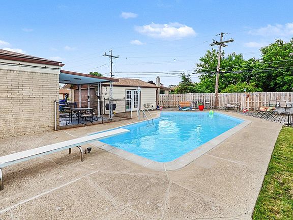 3rd image of 11822 Highland Dr