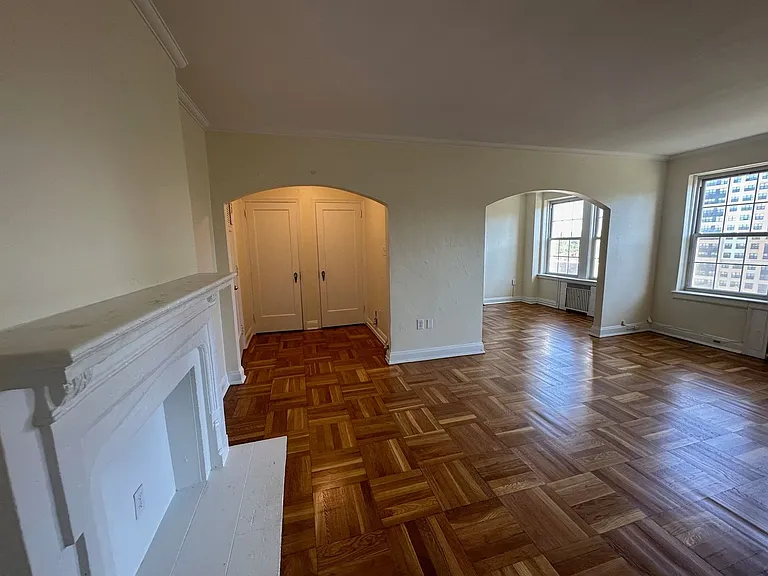 The Royal York Apartments — Photo 23