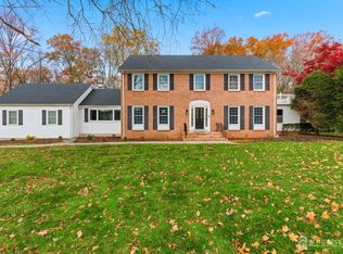 28 Southfield Rd, Edison, NJ 08820