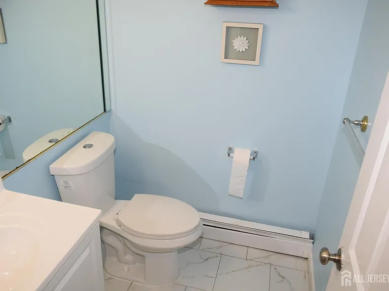 31 Larch St — Photo 19