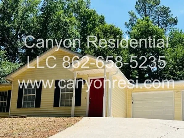 220 Splitwood Ln, Fairburn, GA 30213