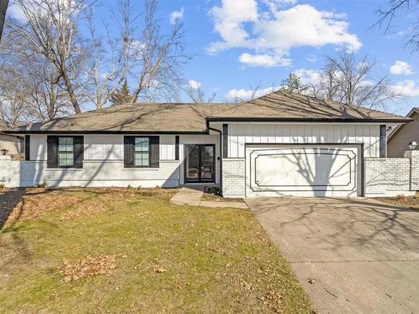 5400 NW 70th St, Kansas City, MO 64151