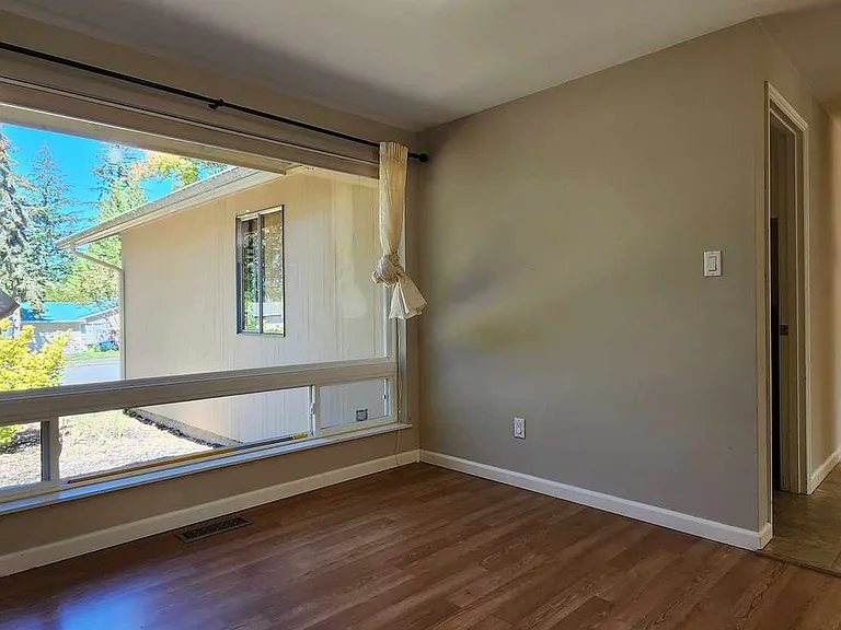 16811 NE 32nd St — Photo 9