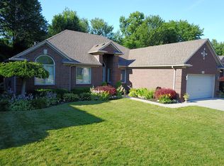 37145 Willow Creek Ln, New Baltimore, MI 48047