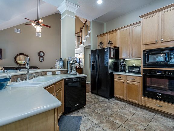 4th image of 14207 Altair Dr
