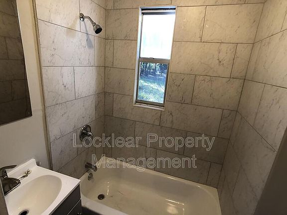 2nd image of 2041 W 6th St #1