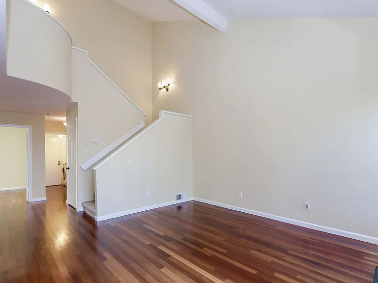 216 Greenview Dr — Photo 10