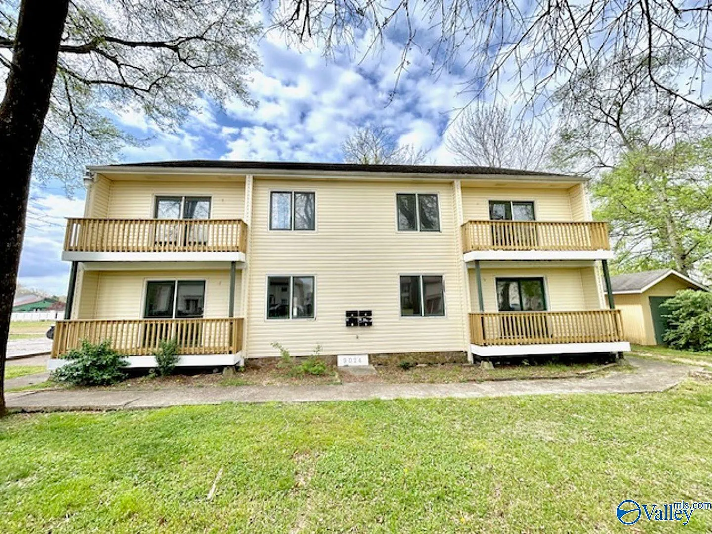 2 bed, 2.0 bath, 850 sqft, $1,000 — Photo 1