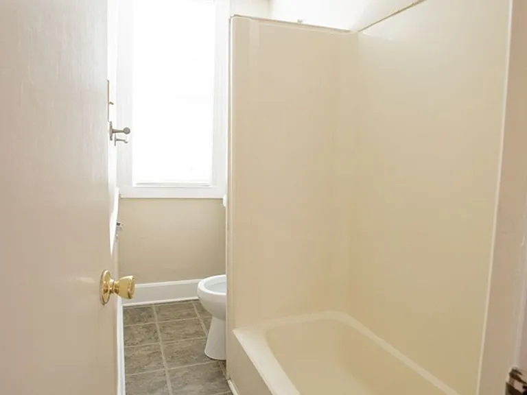 2216 E Ivanhoe Apartments — Photo 40