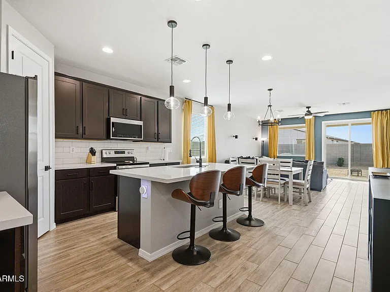 35879 W Santa Barbara Ave — Photo 3