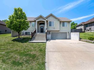 1824 Buckshot Dr, Junction City, KS 66441