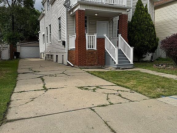 3rd image of 3843 Eldridge Ave