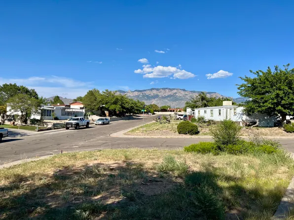 6840 Jade Park Ave NE, Albuquerque, NM 87109