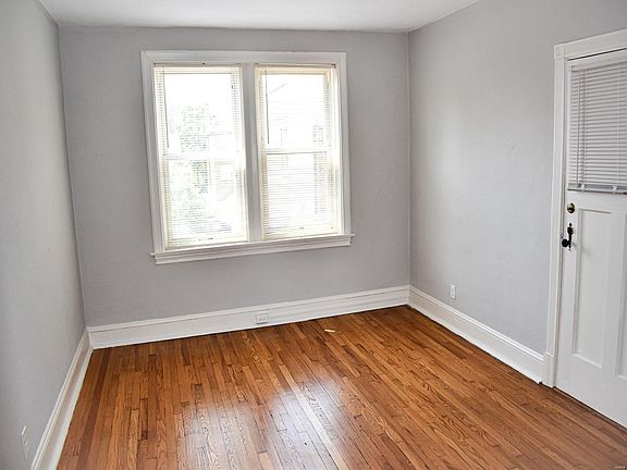 3rd image of 3448 Lawn Ave APT 9