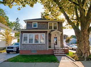 879 Pearce St, Fall River, MA 02720