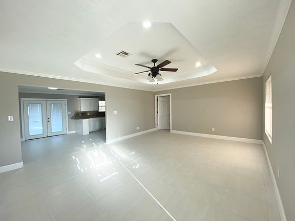 4th image of 11156 Country Ln
