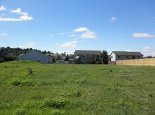 1176 Farmers Ln, Belle Plaine, MN 56011