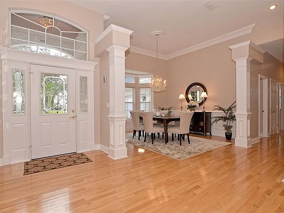 3rd image of 4841 Shoreline Cir