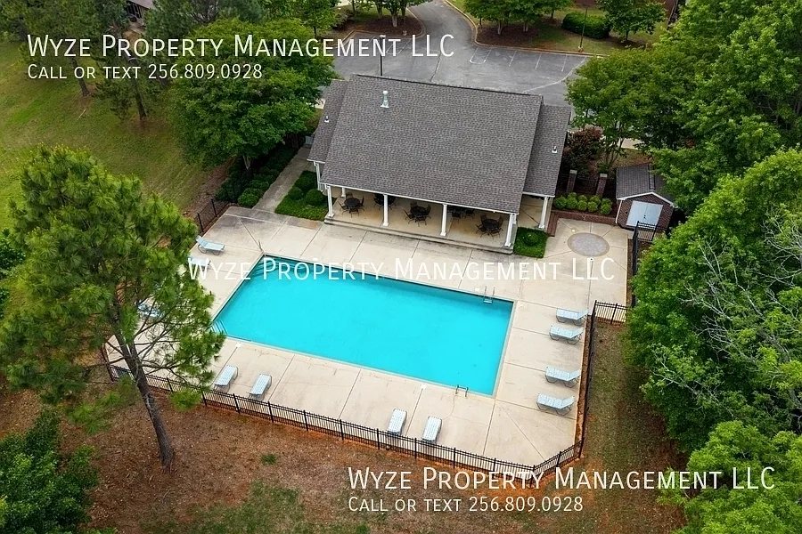 Building Photo - 410 Creekwater Cir NW