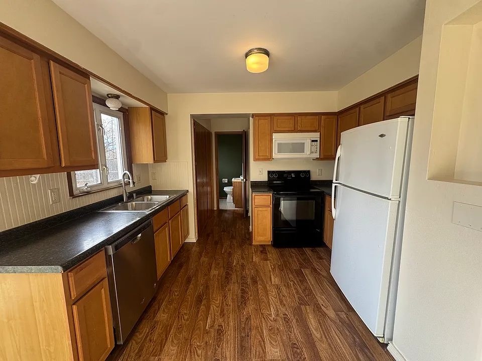 N114W15157 Vicksburg Ave