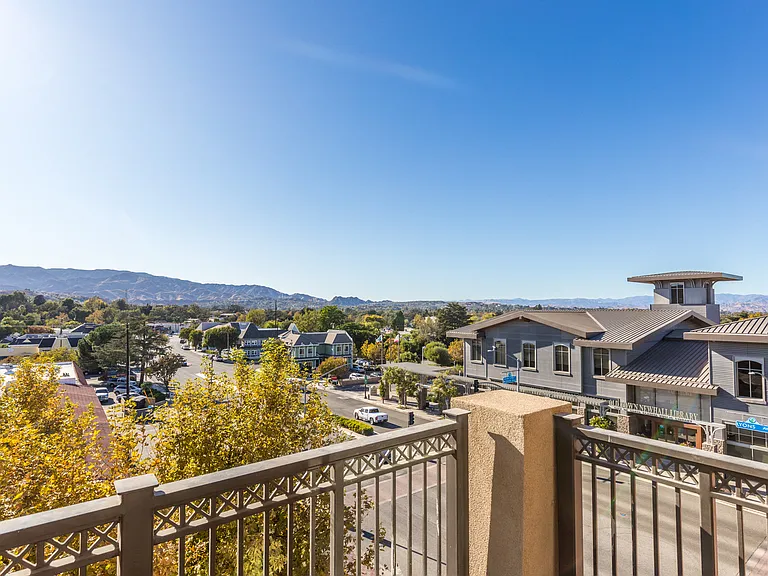 Unparalleled Views of Santa Clarita Valley