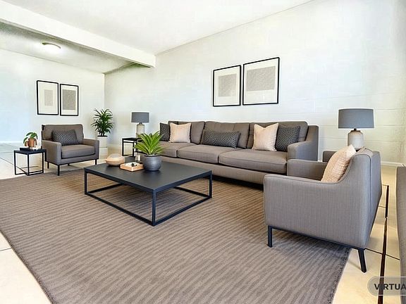 2nd image of 3930 Englewood Cir