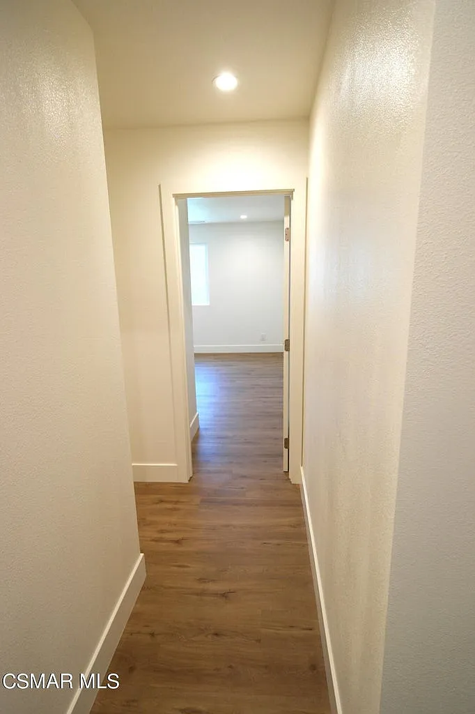 2 bed, 1008 sqft, $3,000 — Photo 3