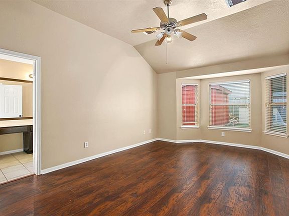 5th image of 3802 Oakwilde Cir