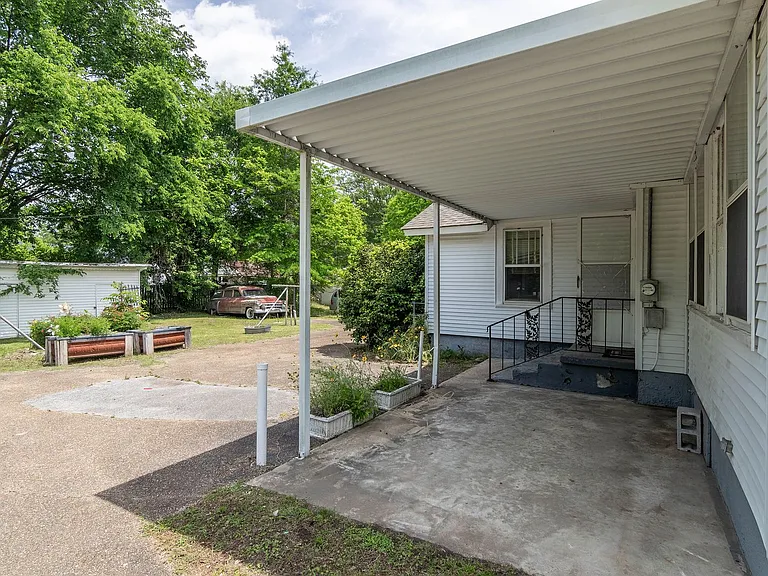 108 Blount St — Photo 19