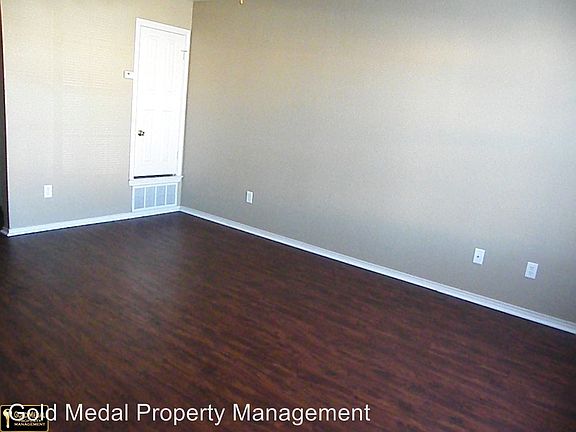 3rd image of 3400 Barcelona Dr APT B
