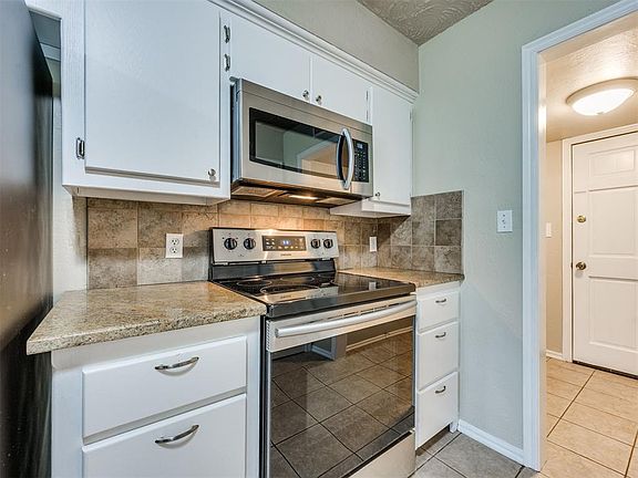 5th image of 1817 E Lindsey St APT 2