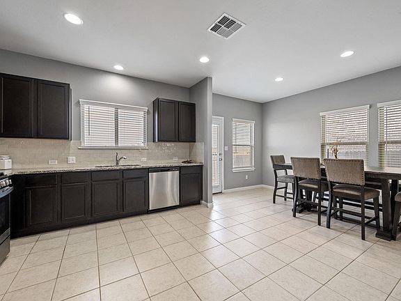 3rd image of 436 Spinnaker Loop