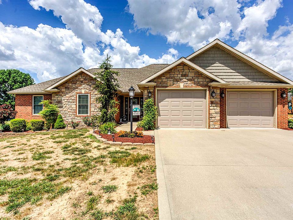 1st image of 527 S Winter Ln