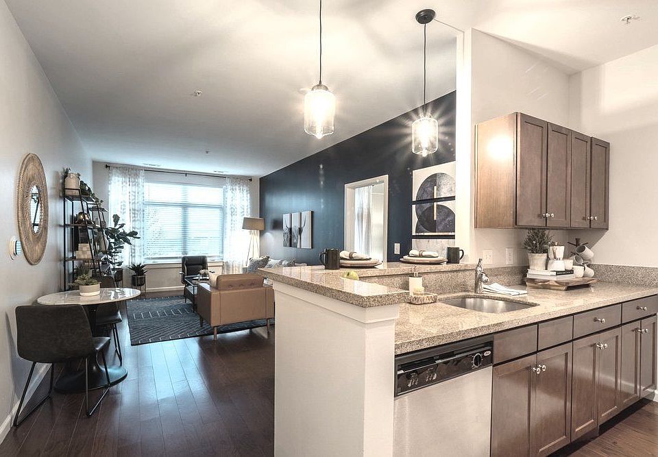 1st image of 1 Park Row #123